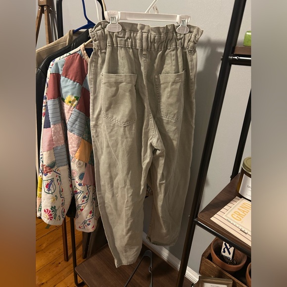 Zara Gray Barrel Jeans with Cinched Waist - Picture 4 of 4